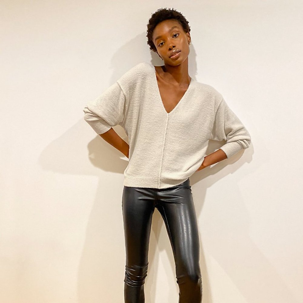 Aritzia Wilfred Relaxed V-Neck Chenille Sweater